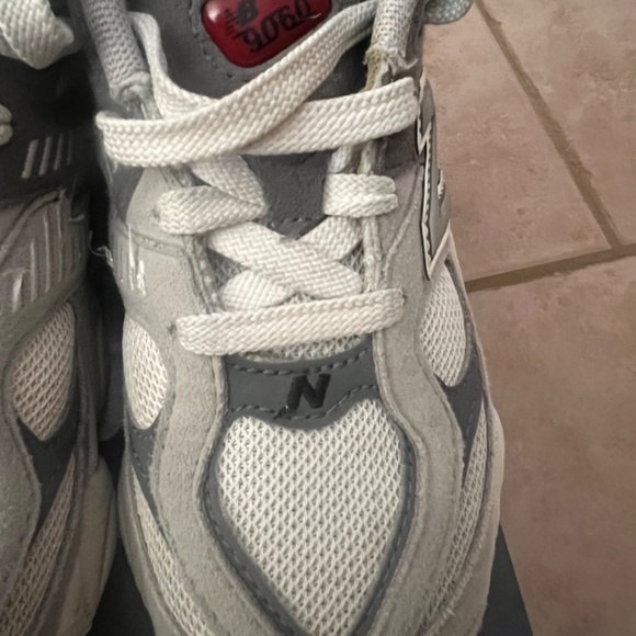 New Balance Kids 9060 Grey/Grey Size 13C - Picture 5 of 16